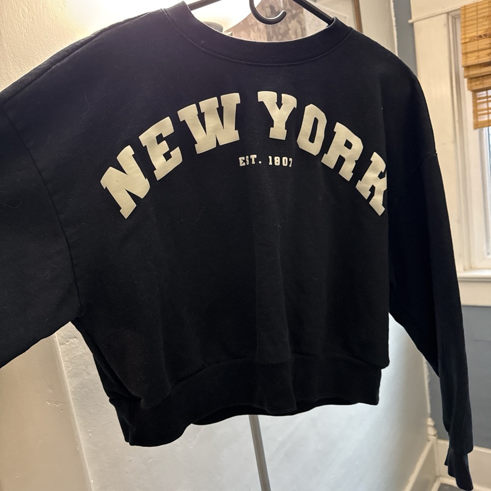 Black New York Graphic Women's Sweater